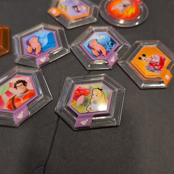 Disney Infinity 3.0 XBox 360 Lot 4 Figures & 13 Power DISC, Game and Portal - Picture 10 of 11